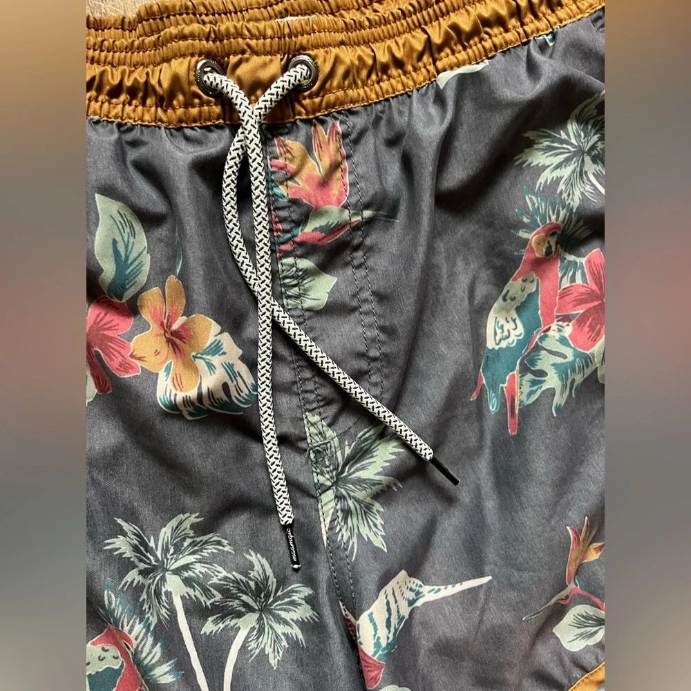 Maamgic ChinoWave Parrot Print Swim Trunks men’s‎ size XL